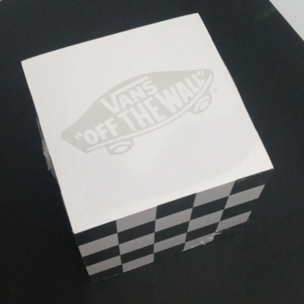VANS 3 Piece Bundle, Dog Bowl, Faux Leather Coasters (2) & Sticky Post It Notes - Picture 5 of 8